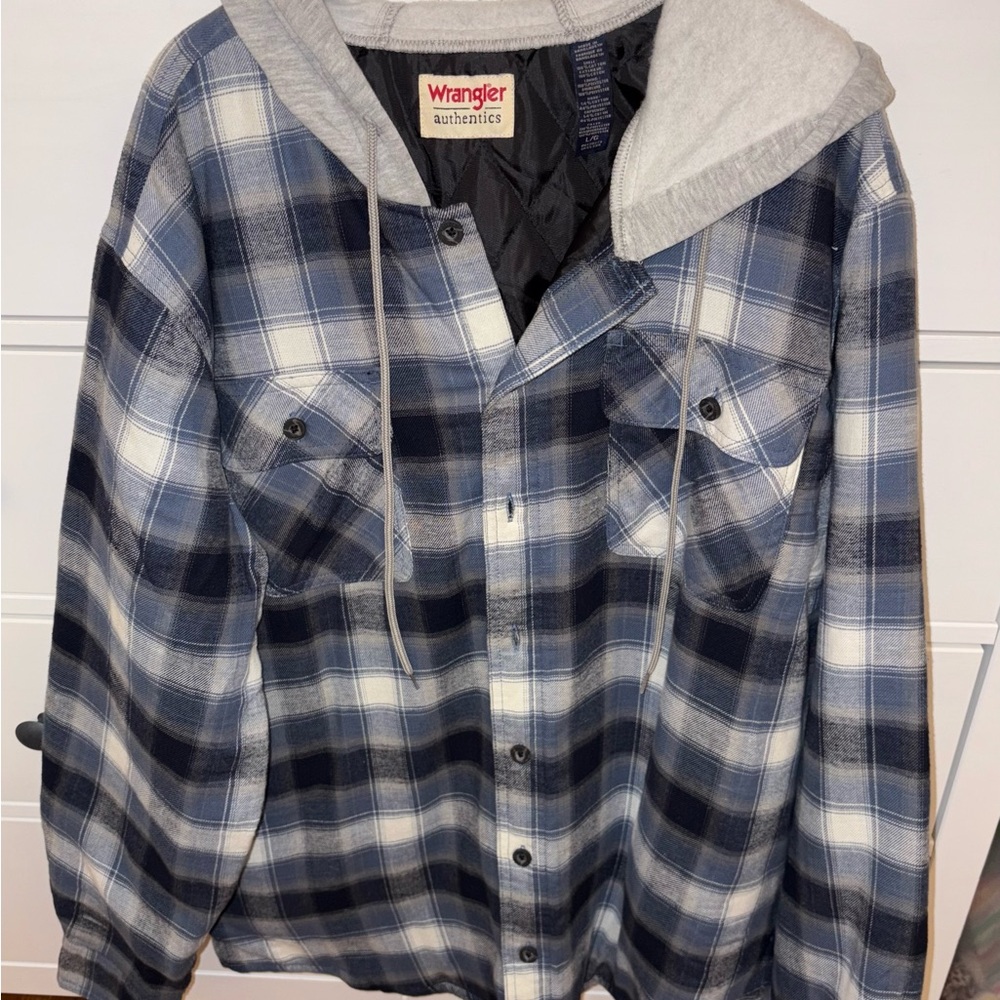 NWT Wrangler Gray and Blue Checkered Hooded Shirt Jacket L